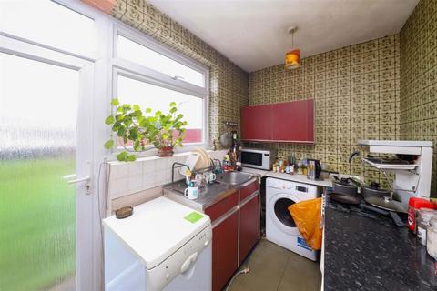 undefined, Windsor Gardens, Hayes, Middlesex, UB3 1QY