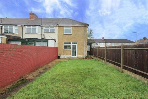 undefined, Windsor Gardens, Hayes, Middlesex, UB3 1QY