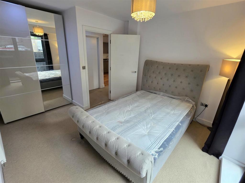 Bedroom 1.jpg