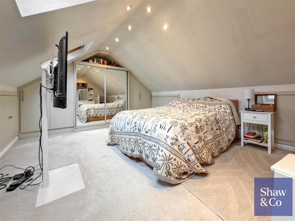 Bed 4.jpeg