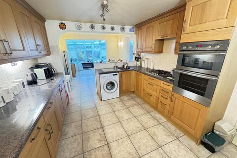 3 bedroom chalet for sale, Woodlow, Thundersley