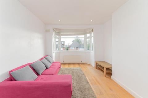 2 bedroom flat to rent, Heriot Road, London