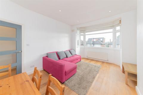 2 bedroom flat to rent, Heriot Road, London