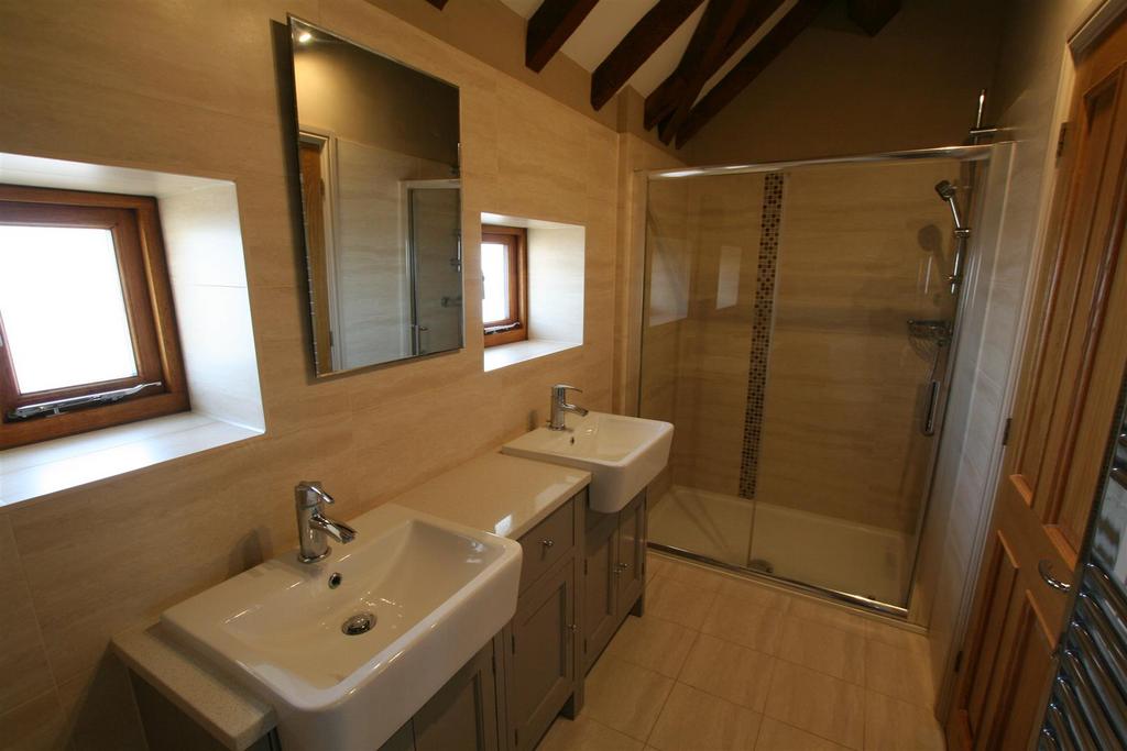 Greenhillfarmbarns,1ensuite2.JPG