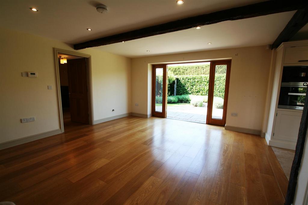 Greenhillfarmbarns,1dininghall.JPG