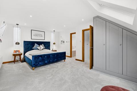 4 bedroom detached house for sale, Windmill Close, Hove