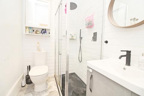 2 bedroom apartment to rent, Cromwell Road, Hove