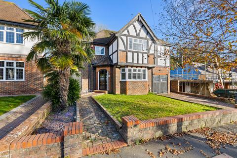 5 bedroom detached house for sale, Valley Drive, Brighton