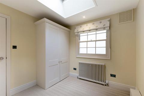 2 bedroom flat to rent, Sussex Gardens, London