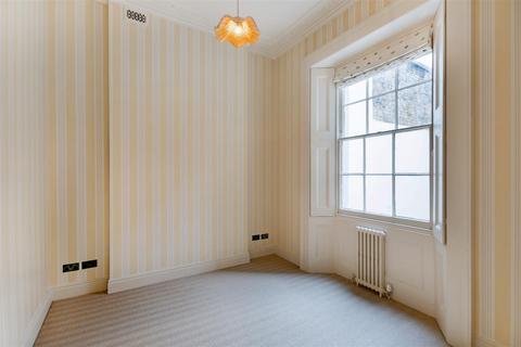 2 bedroom flat to rent, Sussex Gardens, London