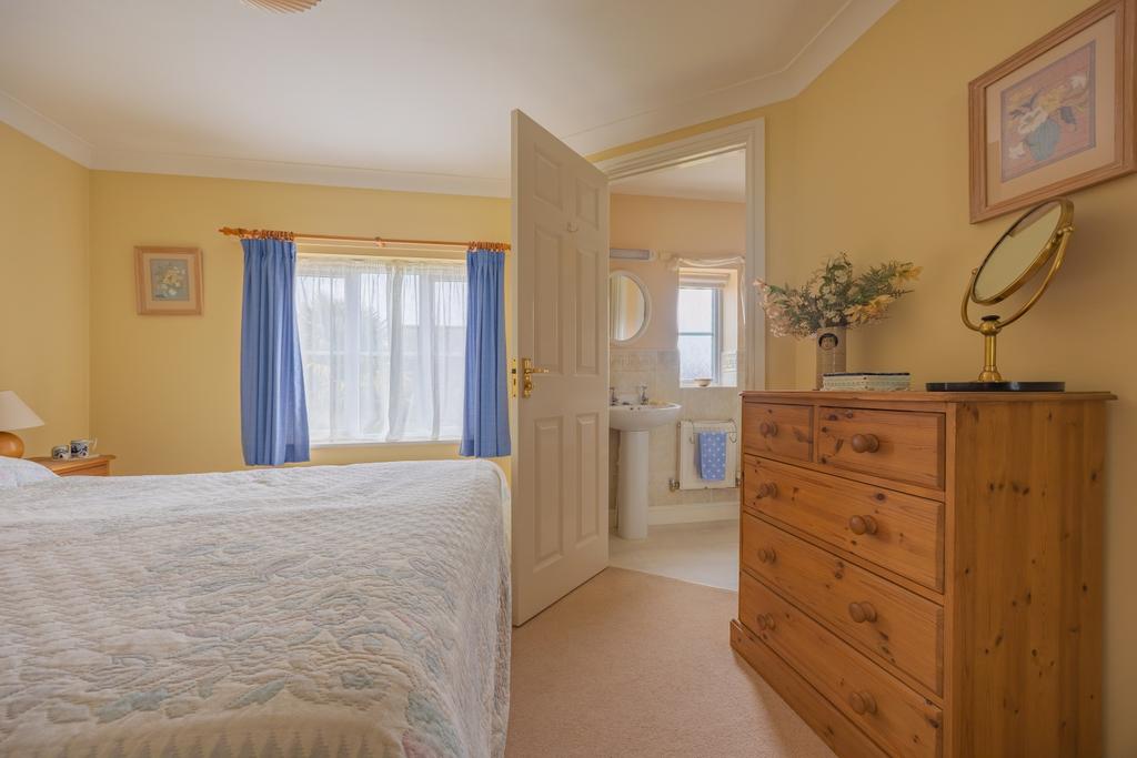 Ewemove Taunton Georges Mews (17)