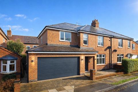 undefined, Glen Avenue, York