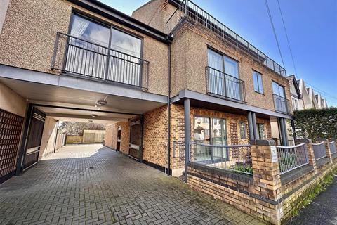 undefined, Glendale Gardens, Leigh On Sea, Essex