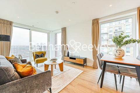 undefined, Quay Walk, Grand Union HA0