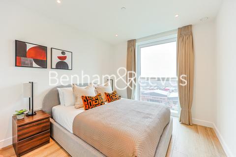 undefined, Quay Walk, Grand Union HA0