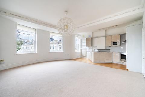 2 bedroom flat to rent, Windlesham Road, Brighton BN1