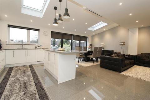 5 bedroom semi-detached house for sale, Demesne Road, Wallington SM6