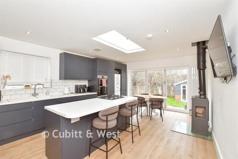 2 bedroom end of terrace house for sale, High Lawn Way, Leigh Park, Havant, Hampshire