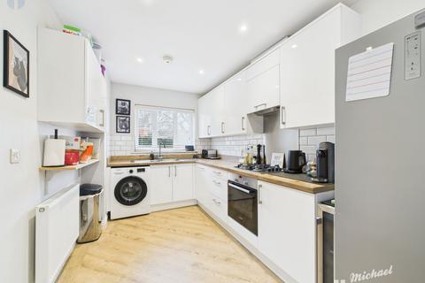 3 bedroom end of terrace house for sale, Oak Place, Aylesbury
