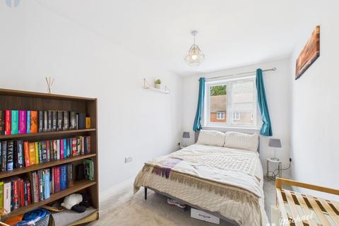 3 bedroom end of terrace house for sale, Oak Place, Aylesbury
