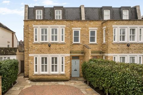 undefined, St. Marks Road, Teddington, TW11