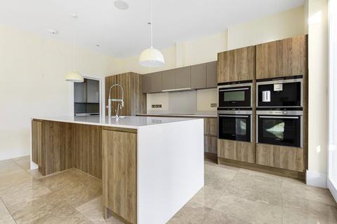 undefined, St. Marks Road, Teddington, TW11