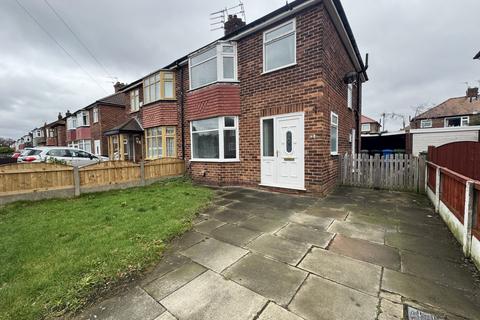 Beech Road, Sale, M33
