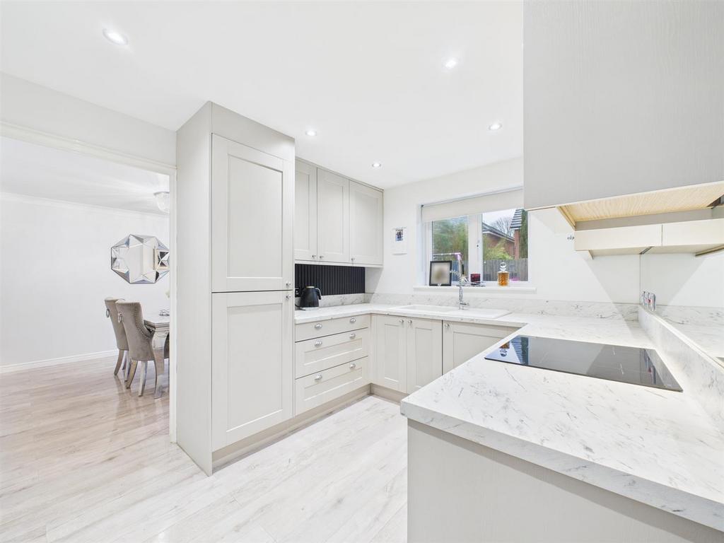 Kitchen 1.jpg