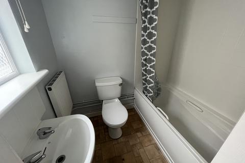 2 bedroom house to rent, Bond Street, Stowmarket IP14