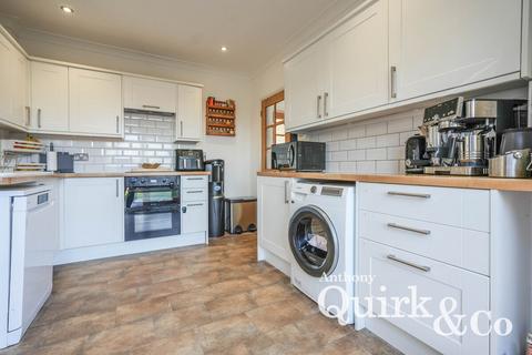 3 bedroom detached house for sale, Long Road, Canvey Island, SS8