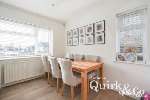 3 bedroom detached house for sale, Long Road, Canvey Island, SS8