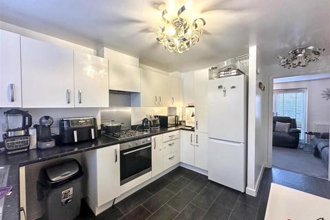 2 bedroom terraced house to rent, Oswestry Street, Liverpool L5