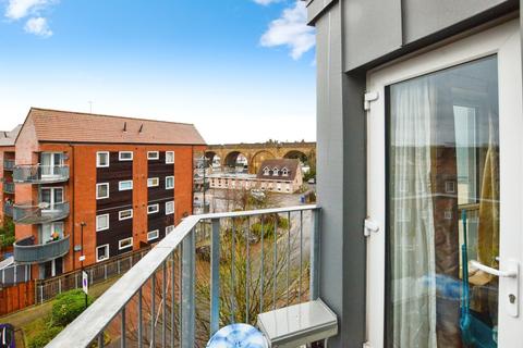 2 bedroom flat for sale, Drinkwater Road, Harrow, HA2