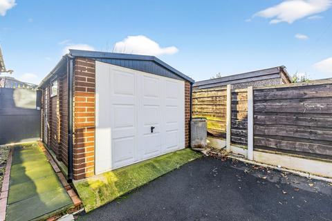 4 bedroom semi-detached house for sale, Northenden Road, Sale, M33