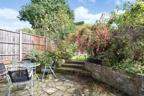 2 bedroom flat to rent, Trinity Road, Tooting, London, SW17