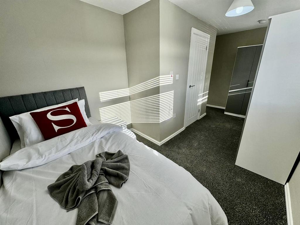 Bed4 view 2