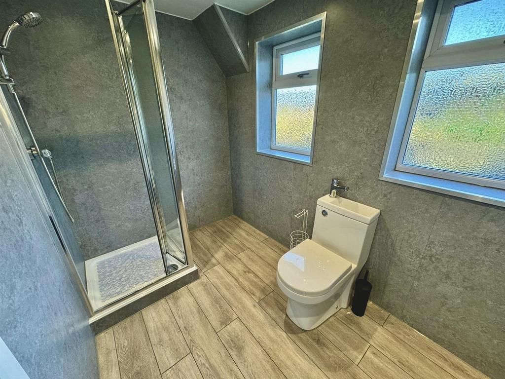 Ensuite bed4