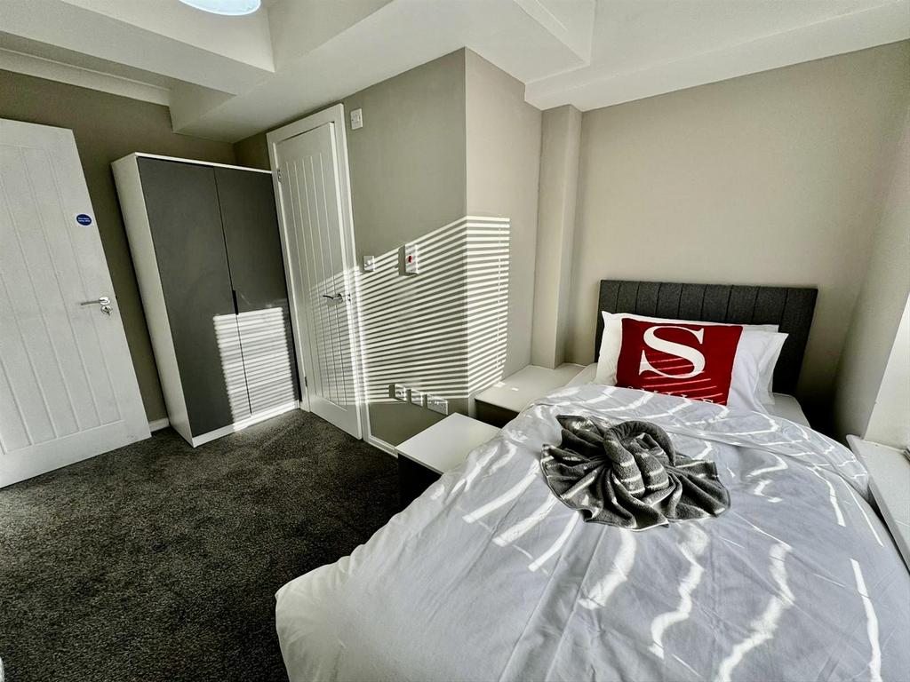 Bed1 view 2