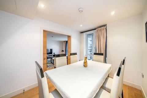 3 bedroom flat to rent, Lensbury Avenue, London SW6