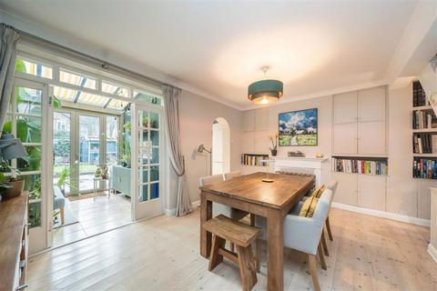 undefined, Shacklegate Lane, Teddington TW11