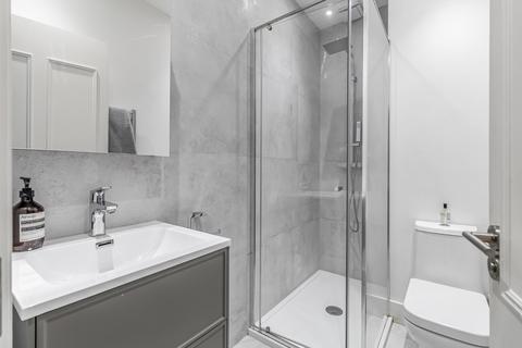 2 bedroom flat for sale, Dynham Road, West Hampstead, London, NW6
