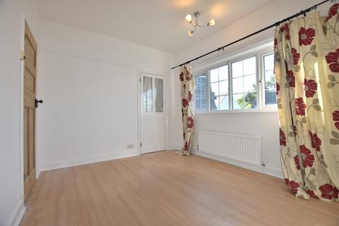 2 bedroom terraced house to rent, Ross Way, London, SE9
