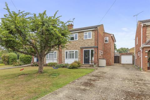 Cedar Avenue, Hazlemere HP15