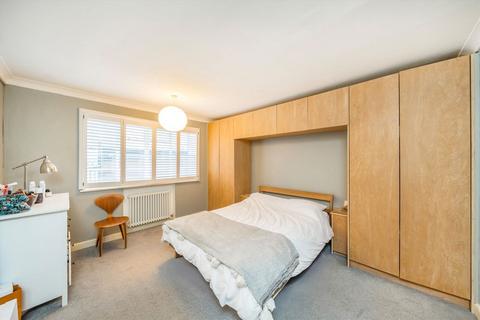 2 bedroom flat for sale, Streatham High Road, London SW16