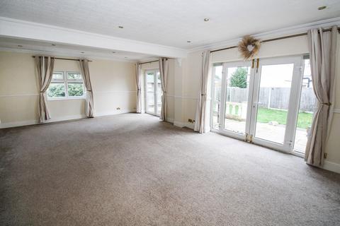 6 bedroom detached bungalow for sale, Tyninghame Avenue, Wolverhampton WV6