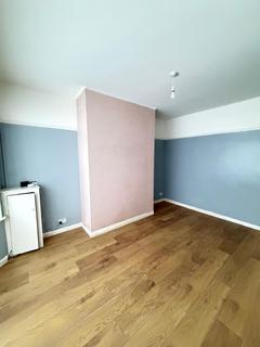undefined, Liverpool L9