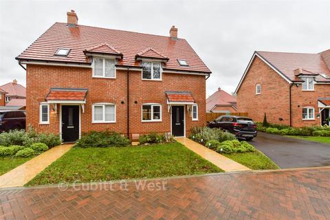 undefined, Maple Drive, Billingshurst RH14
