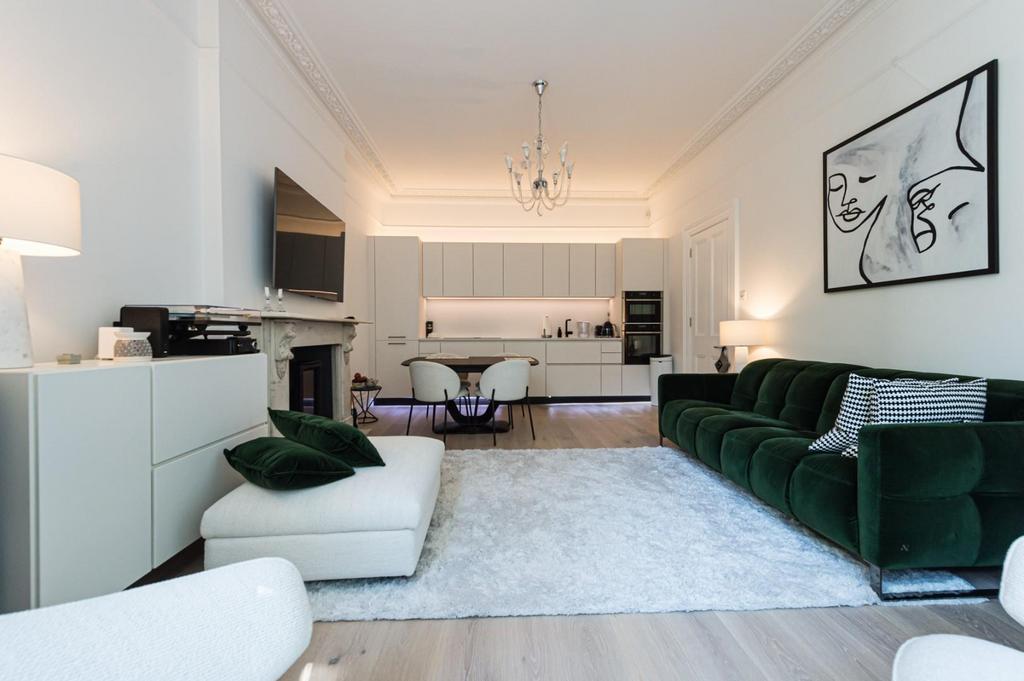 Living room, fireplace
