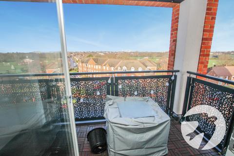 2 bedroom flat for sale, Grove Park Road, London, SE9
