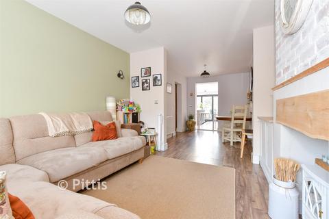 3 bedroom semi-detached house for sale, Medina Avenue, Newport, Isle of Wight